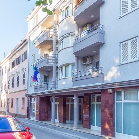 Apartment Monte Zaro Pula Luaran gambar
